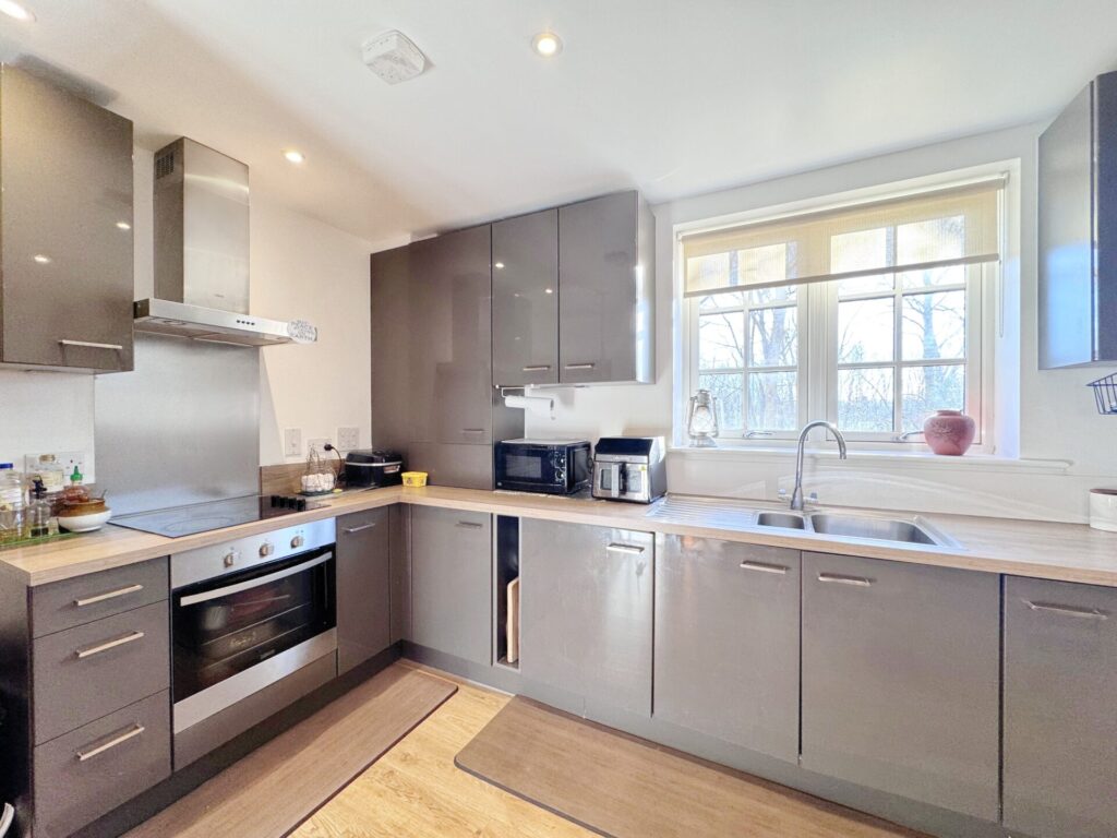 Ashridge Close - London - Finchley - N3