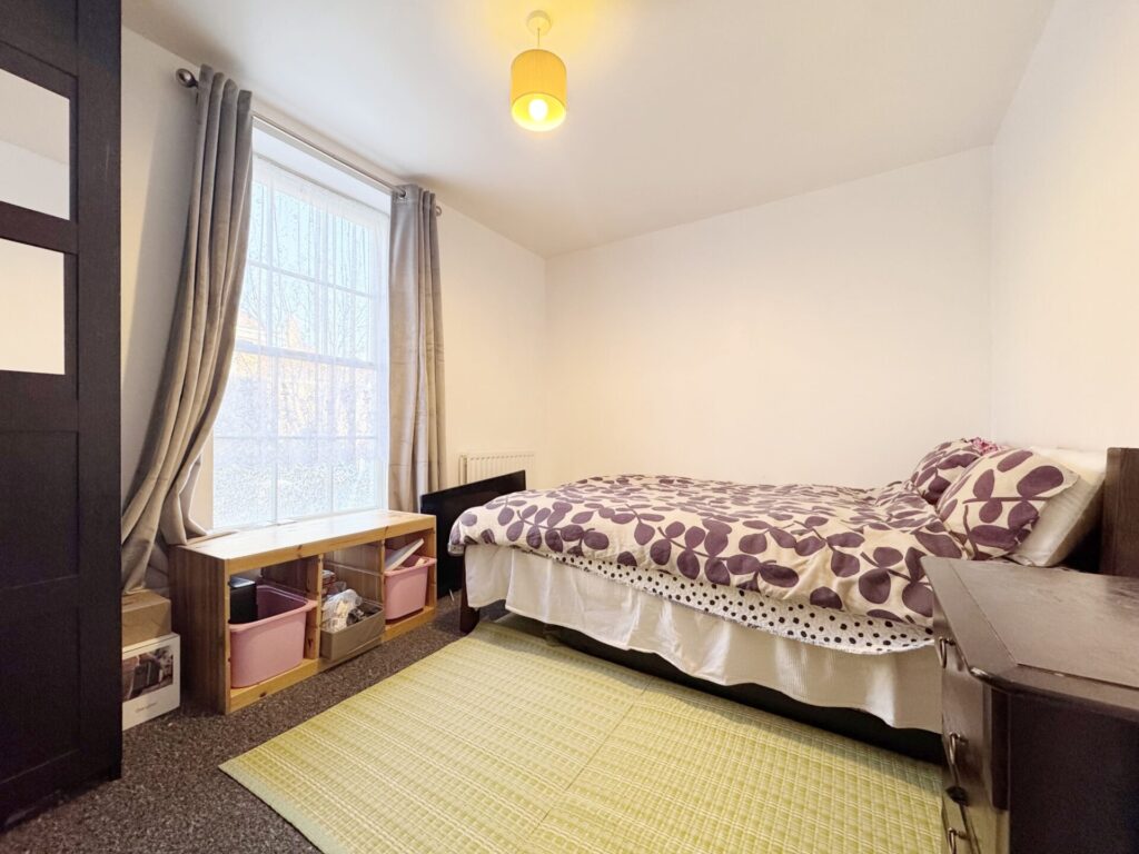 Ashridge Close - London - Finchley - N3