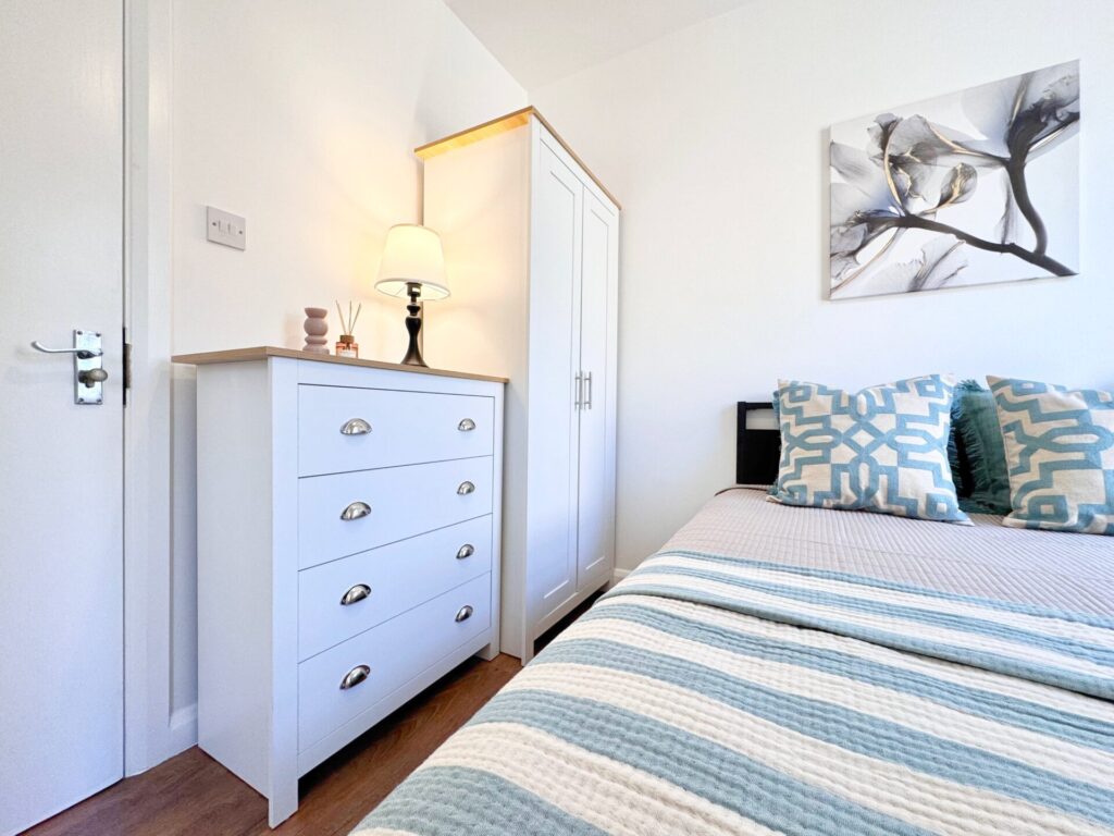 West Hendon Broadway - London - Middlesex - NW9