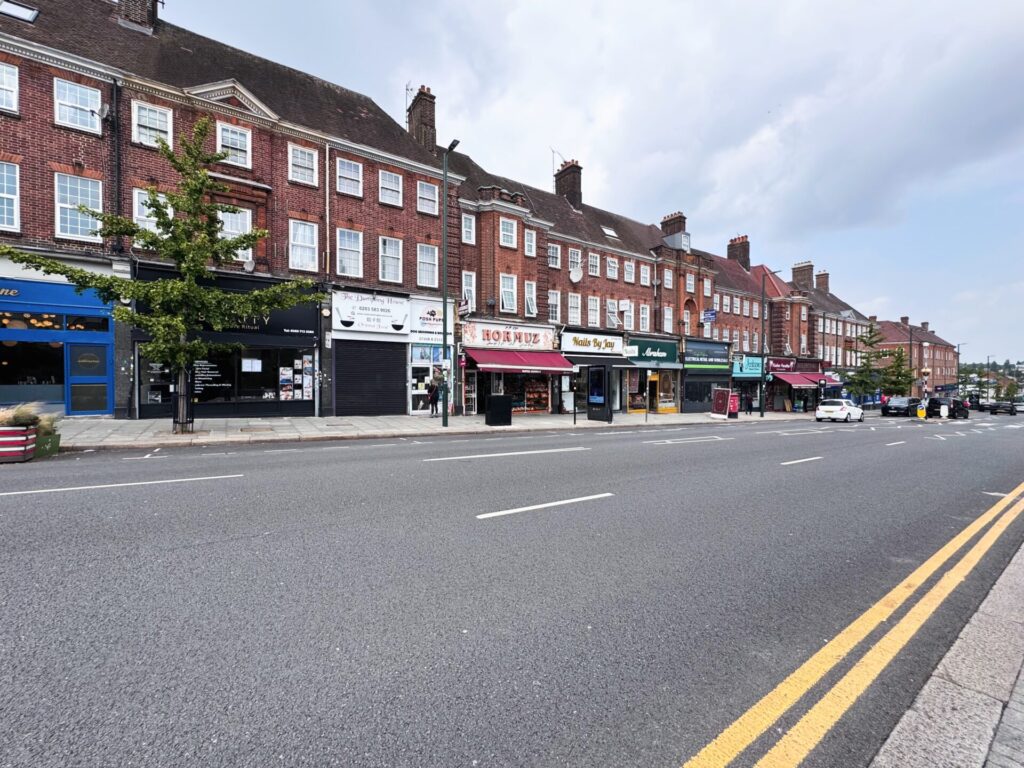 Finchley Road - London - Golders Green - Temple Fortune - NW11