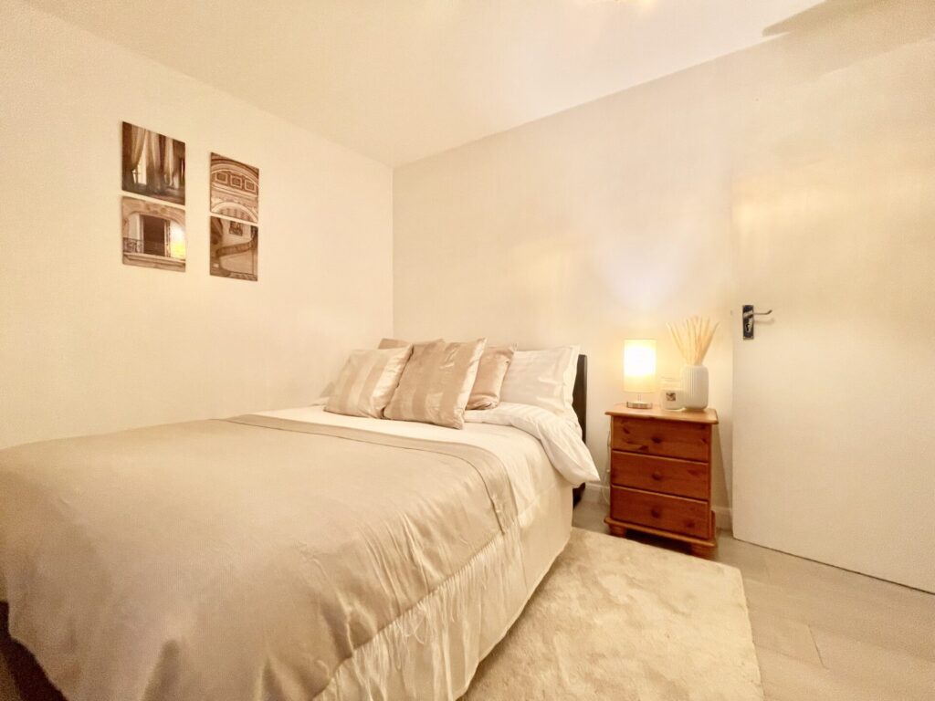 Station Road - London - Hendon - NW4