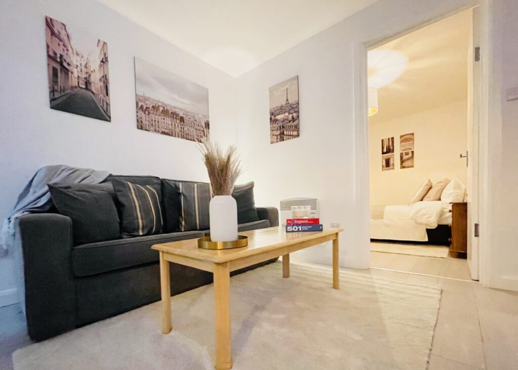 Station Road - London - Hendon - NW4