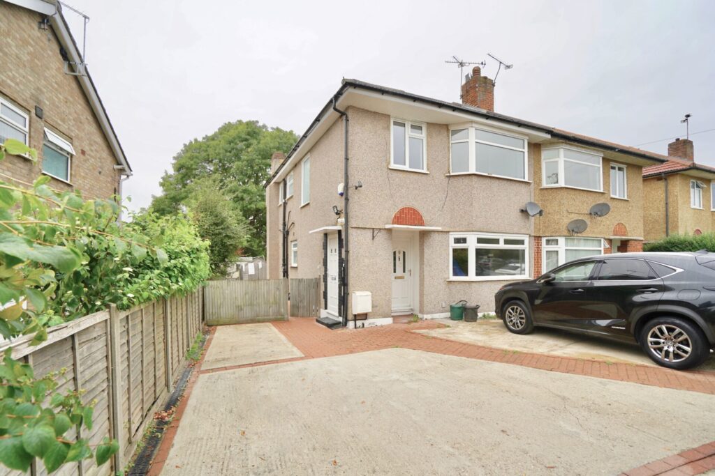 West End Road - Ruislip - Middlesex - HA4