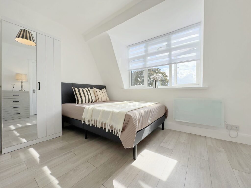 Station Parade - Canons Park - Middlesex - HA8