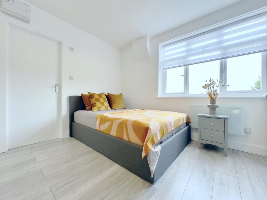 Station Parade - Canons Park - Middlesex - HA8