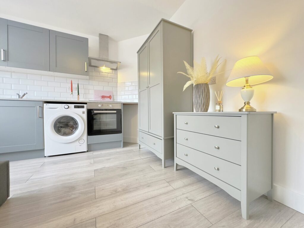 Station Parade - Canons Park - Middlesex - HA8