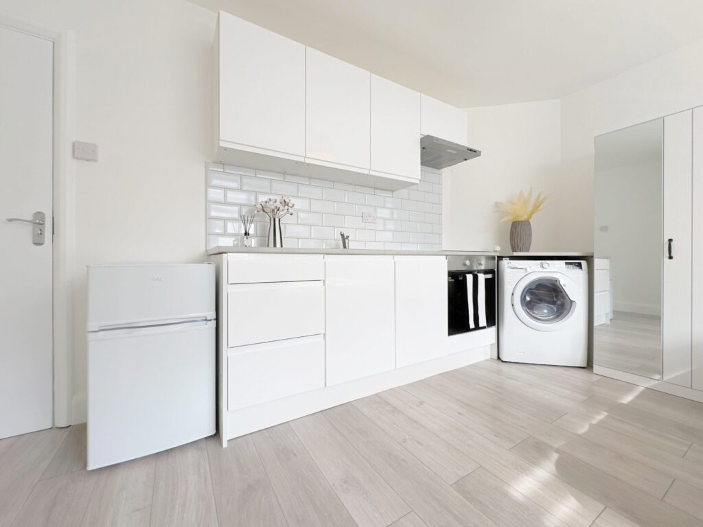 Station Parade - Canons Park - Middlesex - HA8