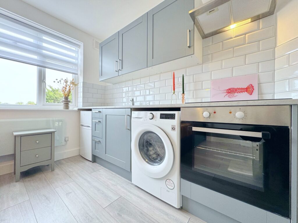 Station Parade - Canons Park - Middlesex - HA8