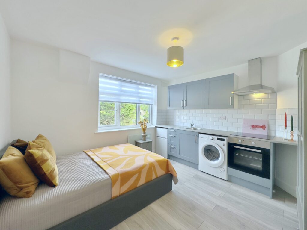 Station Parade - Canons Park - Middlesex - HA8