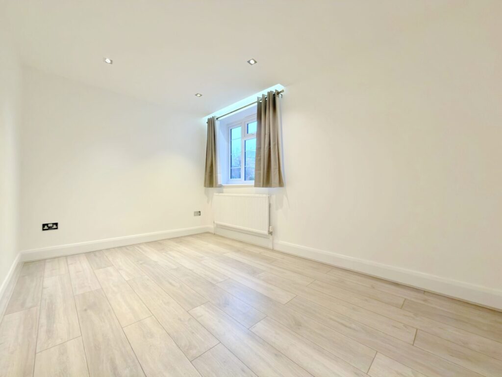 Beaufort Park - London - London - NW11