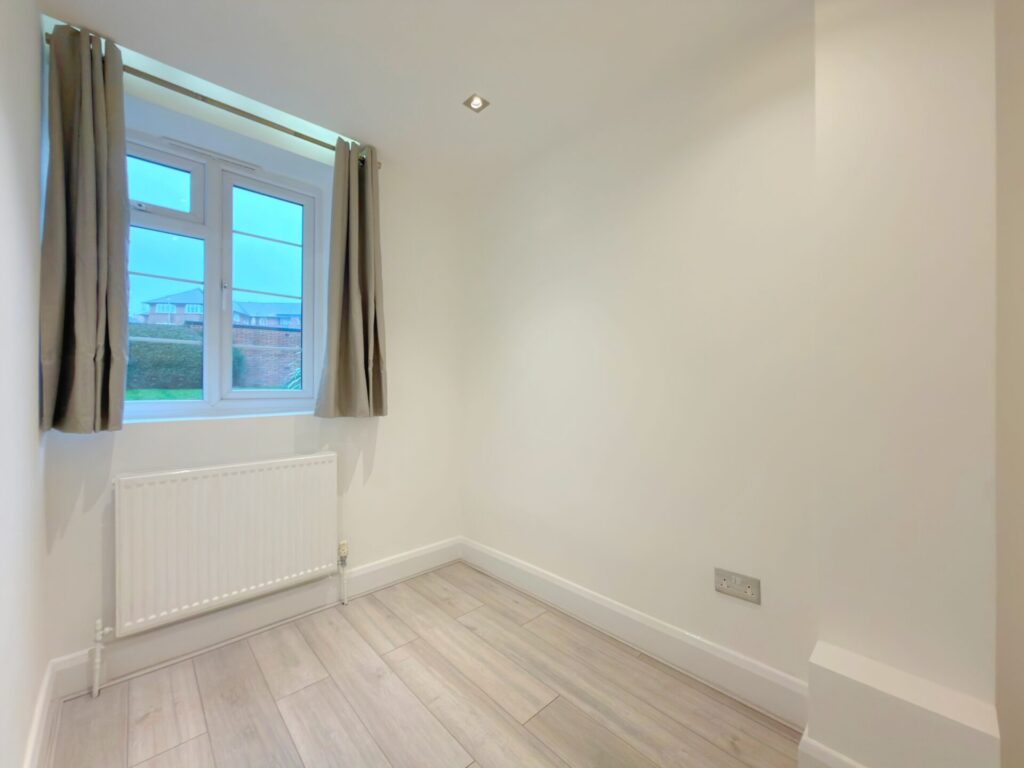 Beaufort Park - London - London - NW11