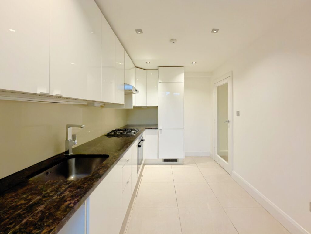 Beaufort Park - London - London - NW11