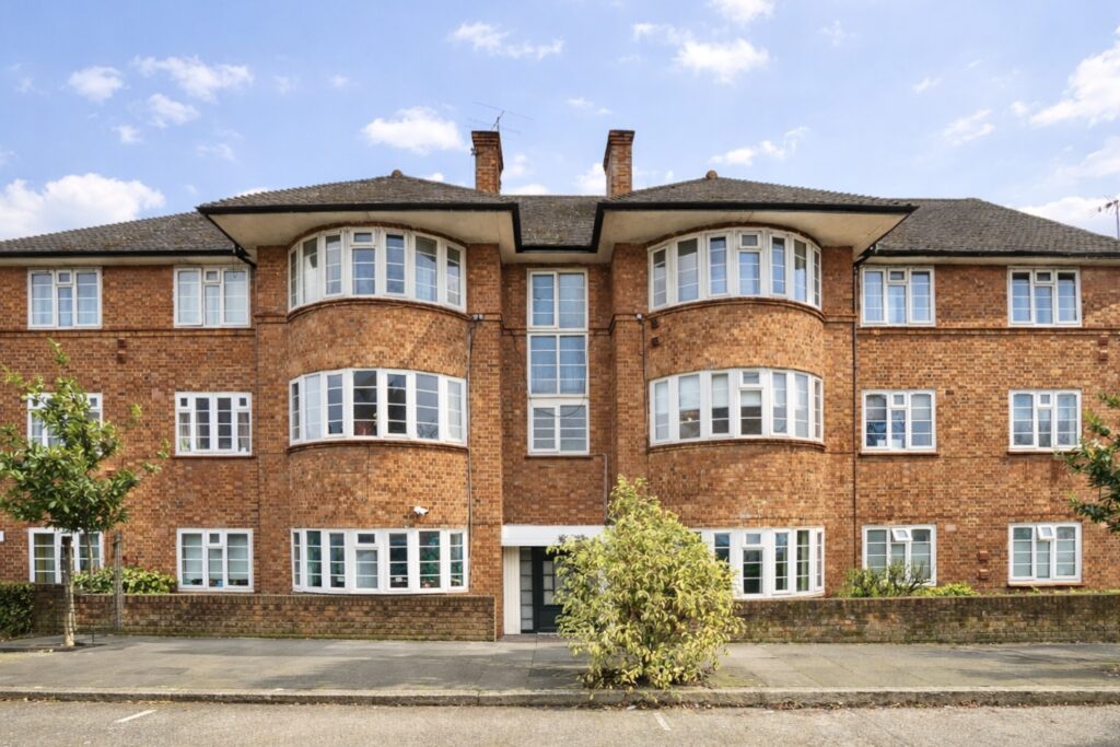 Beaufort Park - Lodnon - Golders Green - NW11