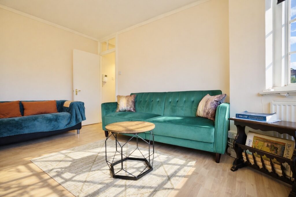 The Pantiles - Golders Green - London - NW11