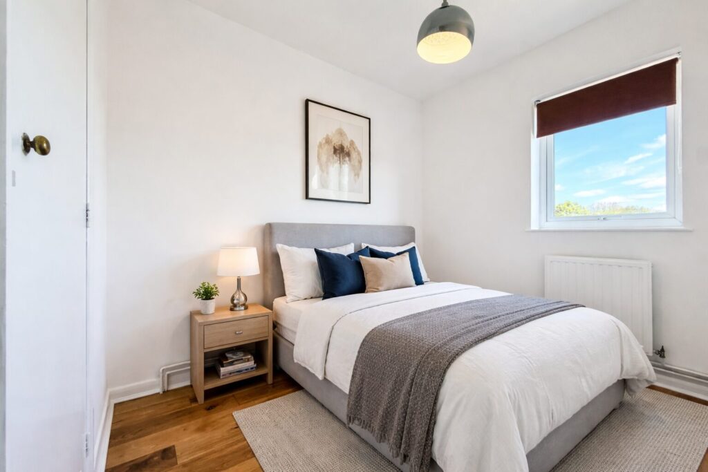 Rowlands Close - London - Mill Hill - NW7