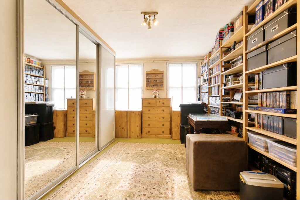 Queensborough Court - London - Finchley - N3