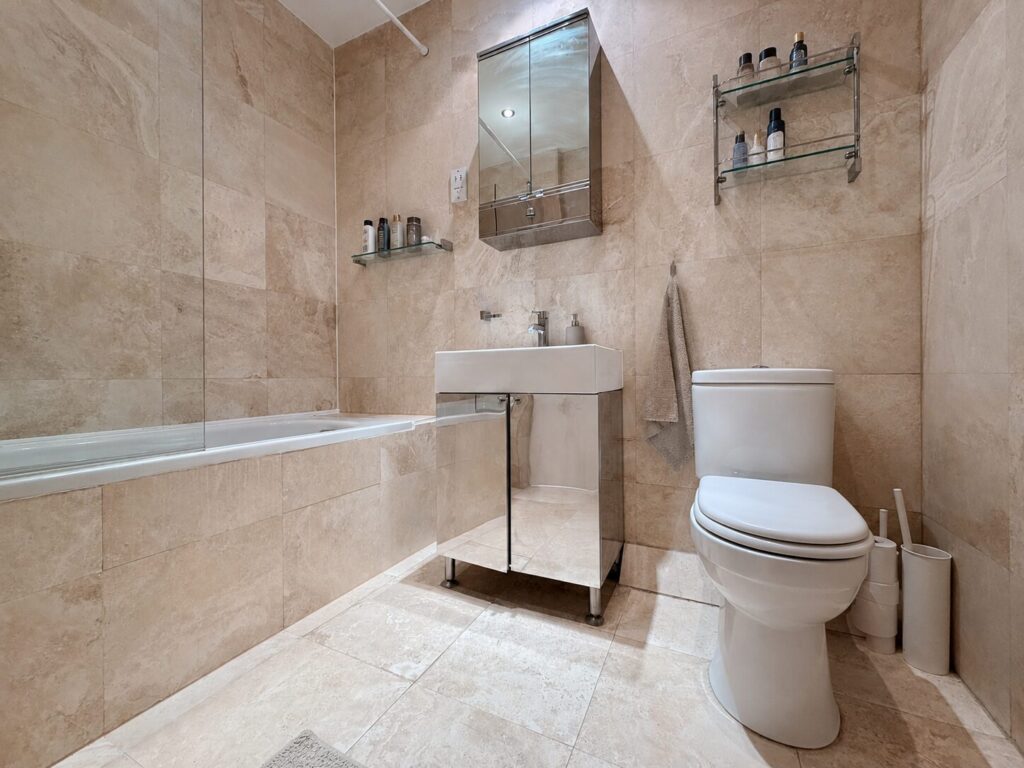 Rowlands Close - London - Mill Hill - NW7