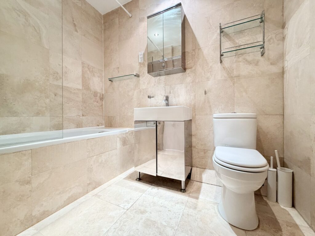 Rowlands Close - London - Mill Hill - NW7