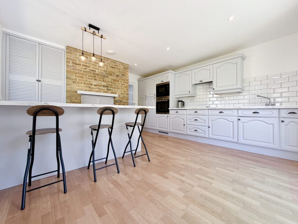 Victoria Road - Deal - Kingsdown - CT14