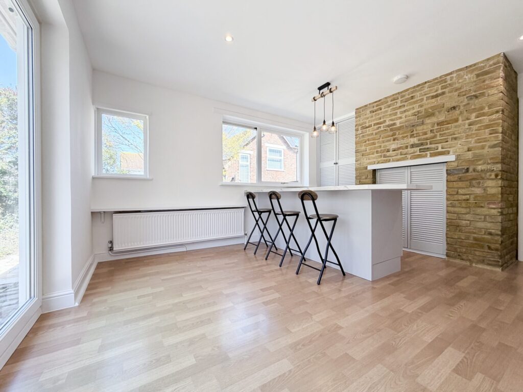 Victoria Road - Deal - Kingsdown - CT14
