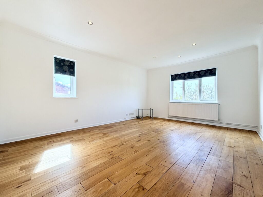 Rowlands Close - London - Mill Hill - NW7