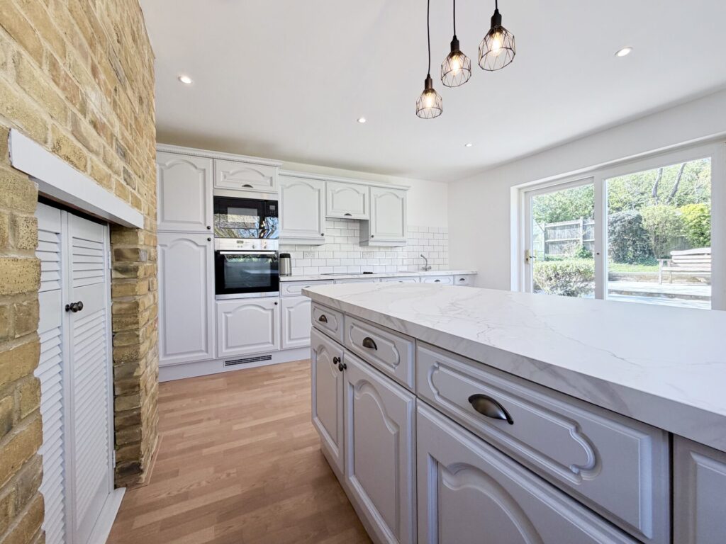 Victoria Road - Deal - Kingsdown - CT14